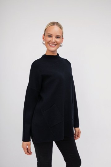 Πουλόβερ μαύρο με τσέπες - 