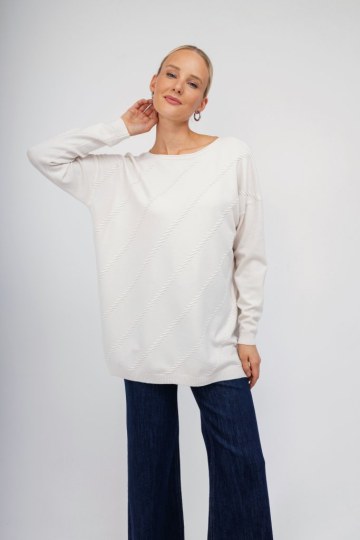 Πουλόβερ λευκό μονόχρωμο με ιδιαίτερο σχέδιο - 