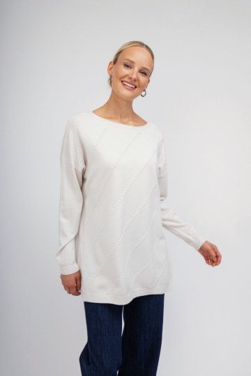 Πουλόβερ λευκό μονόχρωμο με ιδιαίτερο σχέδιο - 