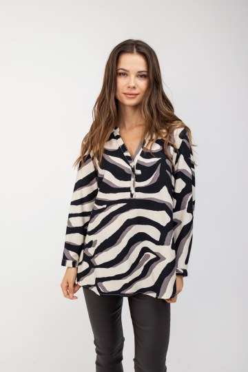 Πουκάμισο λευκό με μαύρα εμπριμέ σχέδια