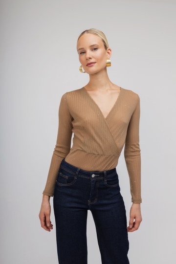 Κορμάκι εφαρμοστό μπεζ κρουάζε με strass