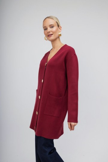 Πουλόβερ-Ζακέτα μπορντό με χρυσά κουμπιά  - 