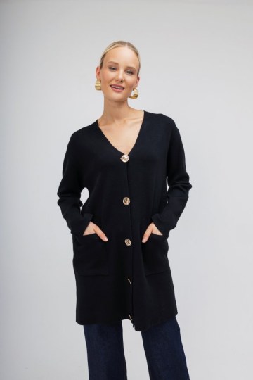 Πουλόβερ-Ζακέτα μαύρη με χρυσά κουμπιά  - 