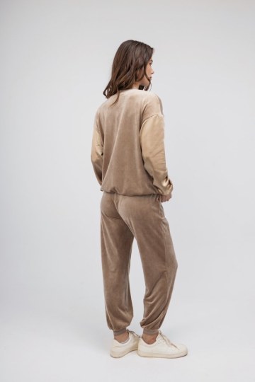 Παντελόνι μπεζ βελουτέ με τσέπες - 