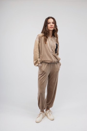 Παντελόνι μπεζ βελουτέ με τσέπες - 