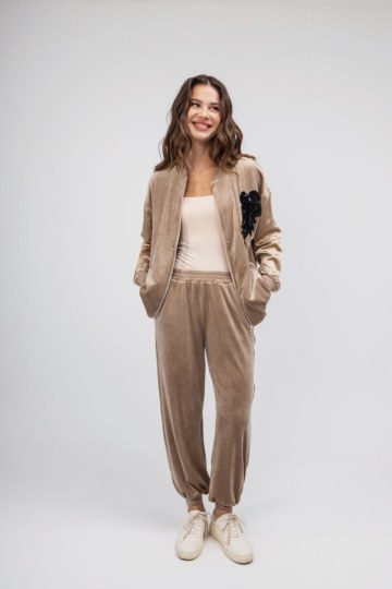 Παντελόνι μπεζ βελουτέ με τσέπες - 