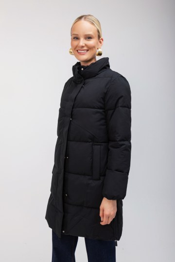 Μπουφάν μαύρο με οικολογικη γούνα εσωτερικά