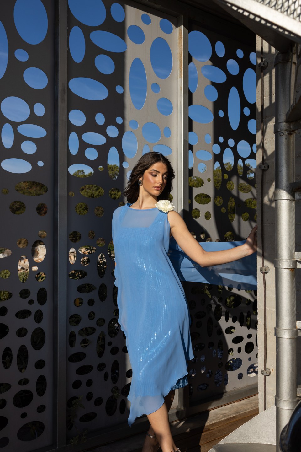 Τουνίκ με ενσωματωμένο λευκό λουλούδι γαλάζια 