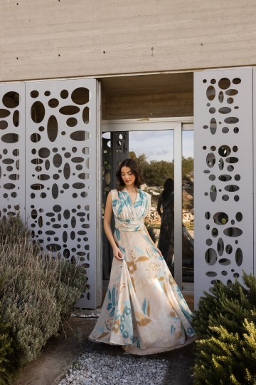 Φόρεμα με ιδιαίτερα floral σχέδια μπεζ