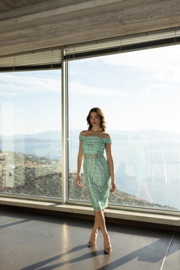 Φόρεμα εφαρμοστό με σχέδια από παγιέτα μέντα - 