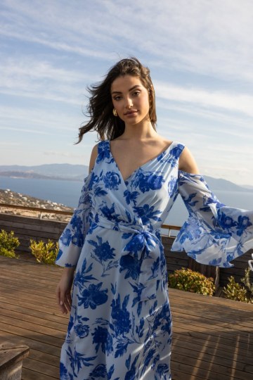 Φόρεμα με floral σχέδια και ιδιαίτερους ώμους γαλάζιο - 
