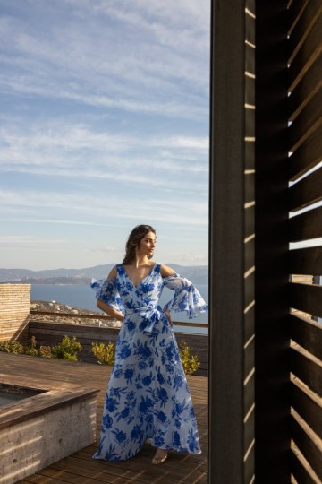 Φόρεμα με floral σχέδια και ιδιαίτερους ώμους γαλάζιο - 