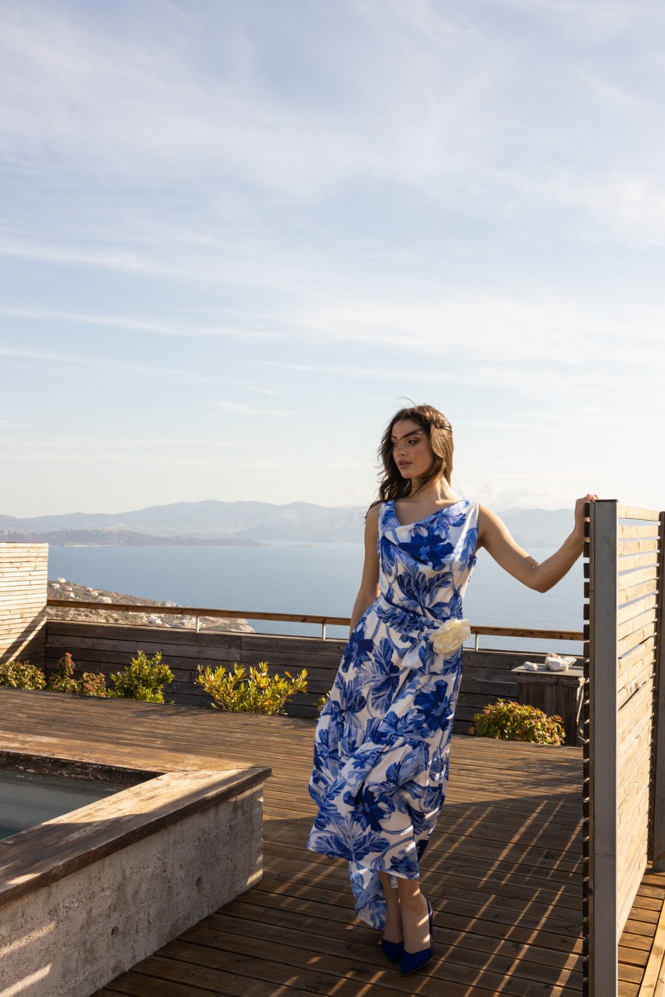  Φόρεμα με floral μοτίβο και ντραπέ μπούστο μπλε