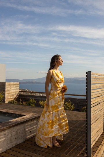  Φόρεμα με floral μοτίβο και ντραπέ μπούστο κίτρινο - 