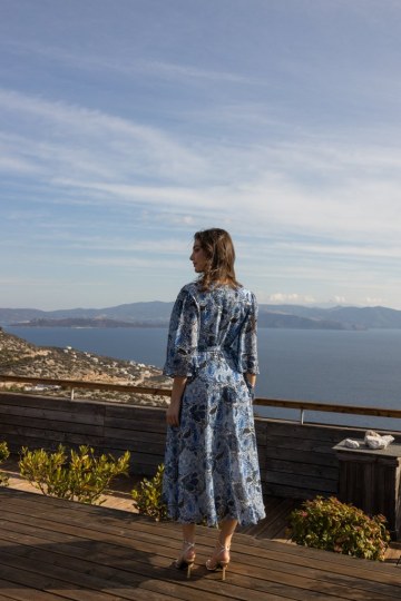 Φόρεμα με εμπριμέ floral σχέδια γαλάζιο - 