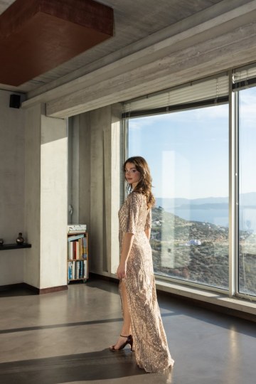 Φόρεμα με σχέδια από παγιέτα σαμπανιζέ - 