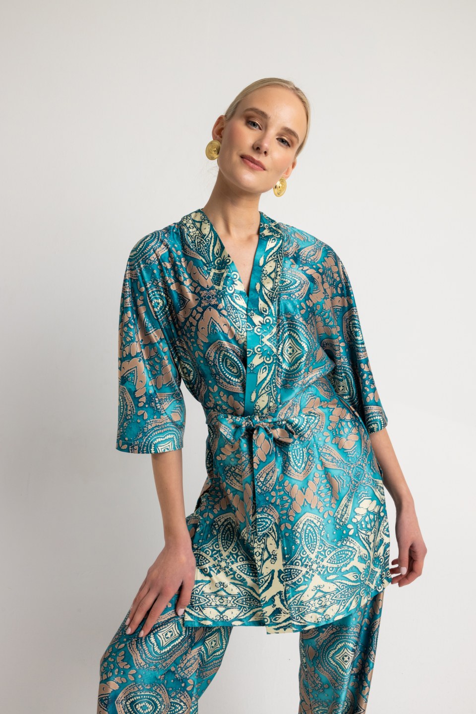 Σετ εμπριμέ με ιδιαίτερο μοτίβο πετρολ