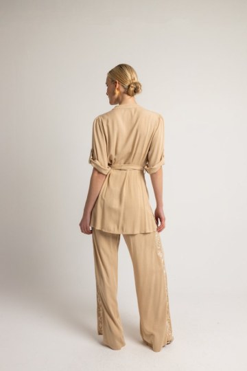 Σετ με διακριτικό μοτίβο μπεζ - 