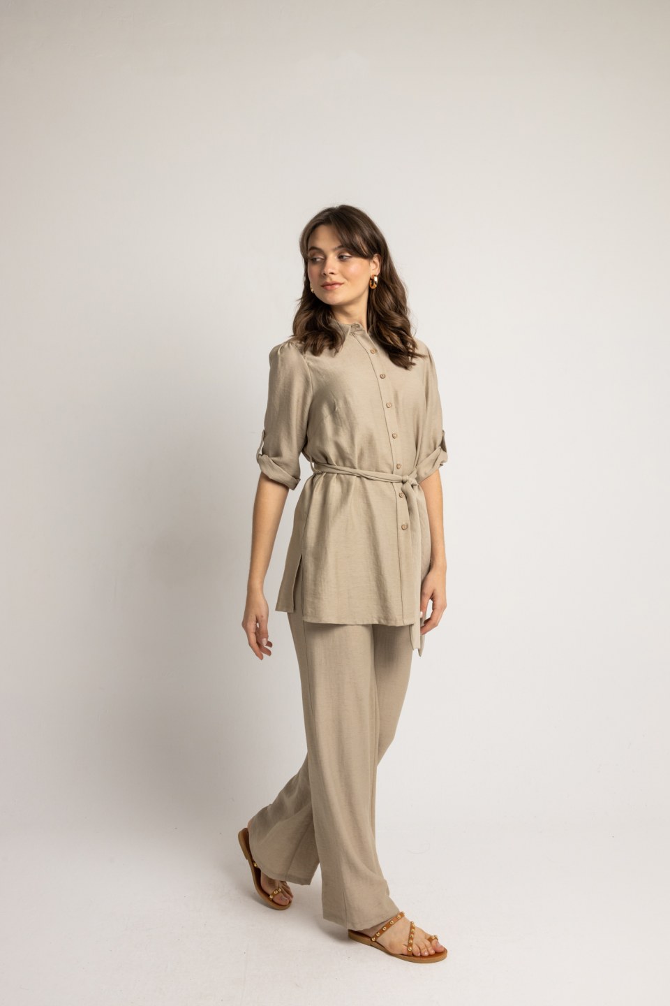 Παντελόνα αέρινη με λάστιχο στο πίσω μέρος σκούρο μπεζ