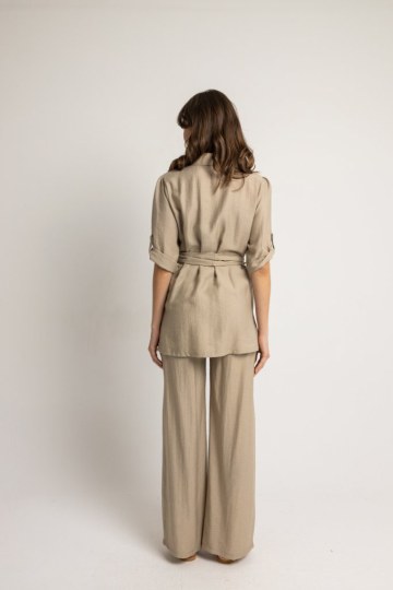 Παντελόνα αέρινη με λάστιχο στο πίσω μέρος σκούρο μπεζ - 