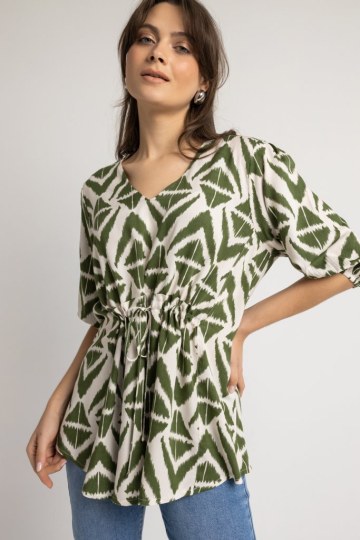 Μπλούζα αέρινη εμπριμέ λαδί - 