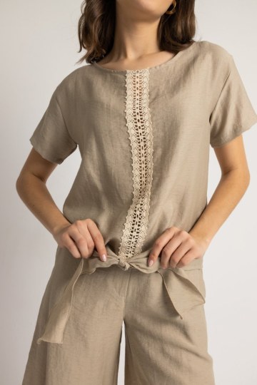 Μπλούζα με ιδιαίτερη λεπτομέρεια στο κέντρο μπεζ - 