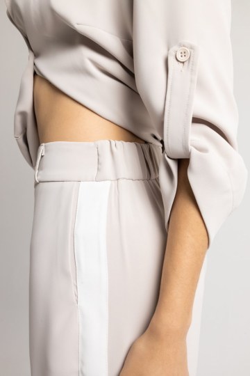 Παντελόνι υφασμάτινο με ρίγα στο πλάι εκρού - 