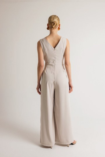 Φόρμα ολόσωμη με ζώνη μπεζ - 