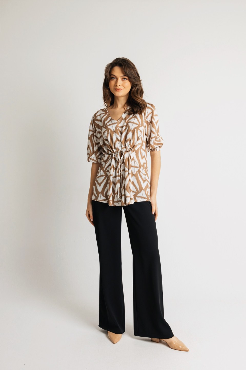 Παντελόνι κρεπ με λάστιχο στο πίσω μέρος μαύρο