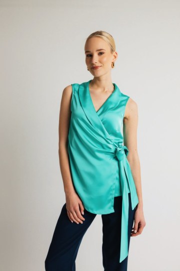 Μπλούζα κρουαζέ αμάνικη με δέσιμο στο πλάι βεραμάν - 