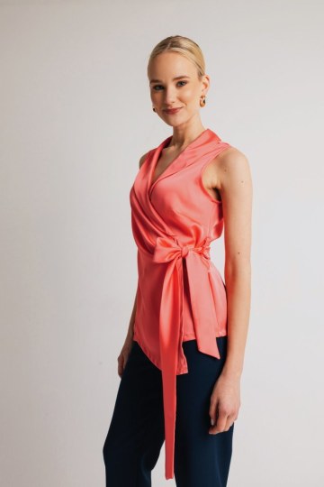 Μπλούζα κρουαζέ αμάνικη με δέσιμο στο πλάι κοραλλί  - 