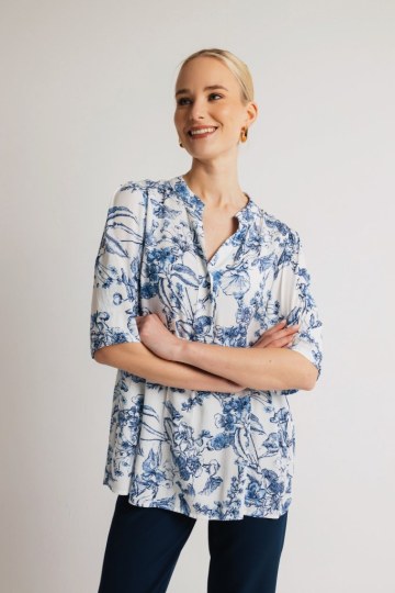Μπλούζα με floral σχέδια γαλάζια - 
