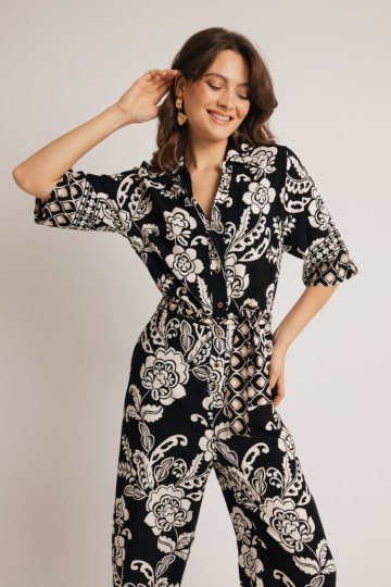 Φόρμα ολόσωμη με μανίκι εμπριμέ μαύρη - 