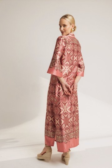 Φόρεμα καφτάνι αέρινο με σκίσιμο εμπριμέ - 