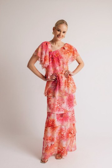 Φόρεμα maxi εμπριμέ με επίπεδα και φραμπαλά φούξια - 