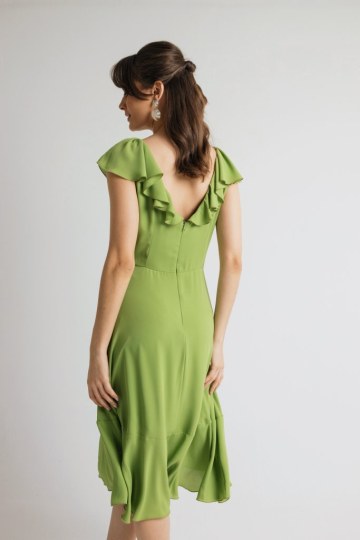 Φόρεμα midi αέρινο με λαιμόκοψη V lime - 