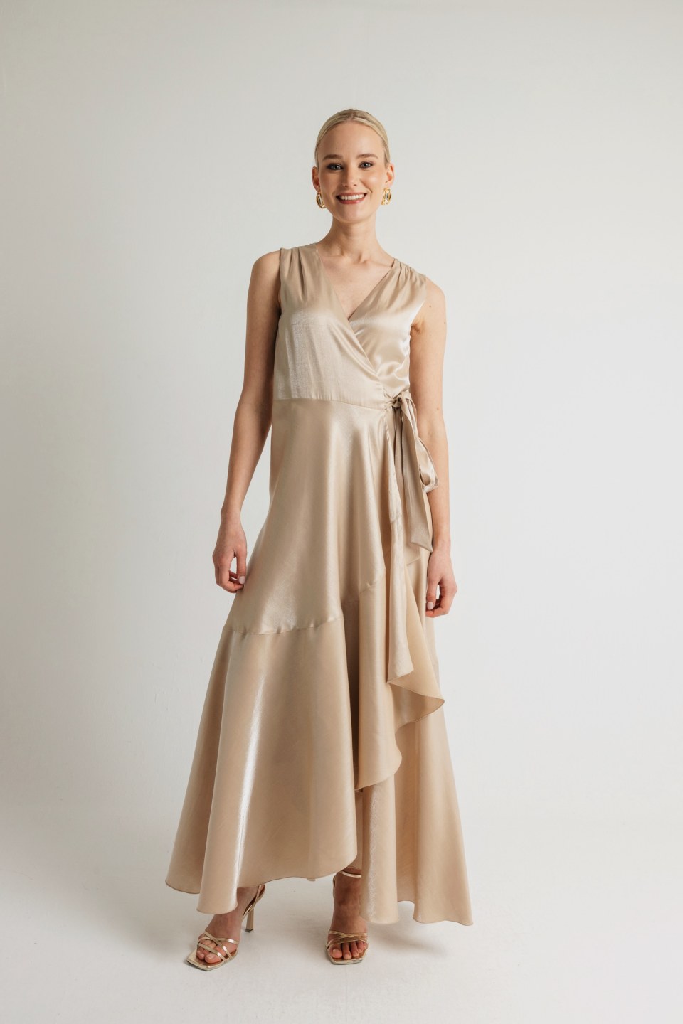 Φόρεμα αμάνικο κρουαζέ μονόχρωμο σαμπανιζέ