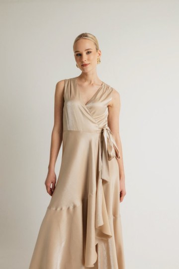 Φόρεμα αμάνικο κρουαζέ μονόχρωμο σαμπανιζέ - 