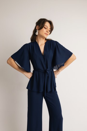 Μπλούζα αέρινη με μανίκι και ιδιαίτερες λεπτομέρειες στους ώμους μπλε