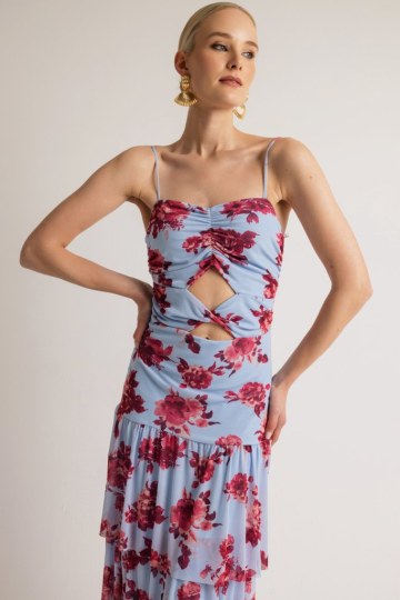 Φόρεμα με cut out στη κοιλιά και φραμπαλά εμπριμέ λιλά - 