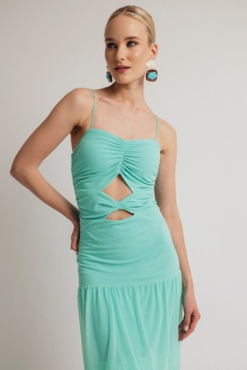 Φόρεμα μονόχρωμο με cut out στη κοιλιά και φραμπαλά μέντα - 