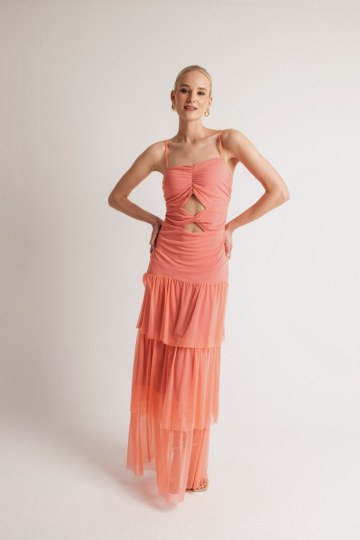 Φόρεμα μονόχρωμο με cut out στη κοιλιά και φραμπαλά ροζ - 