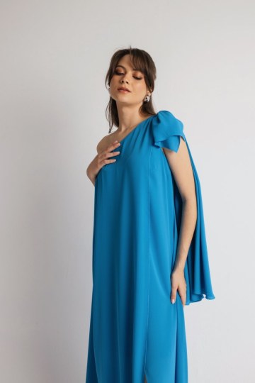 Φόρεμα μονόχρωμο με φουλάρι και στρας στον ώμο μπλε - 