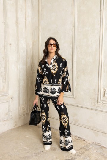 Σετ ασπρόμαυρο με ιδιαίτερες κροκί λεπτομέρειες - 