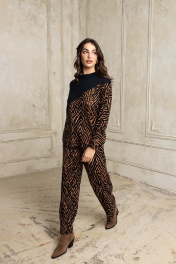  Παντελόνι animal print  ζεβρέ - 