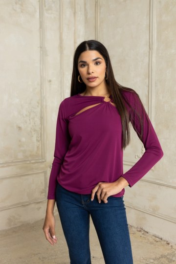 Μπλούζα κολλητή με cut out και κρίκο βυσσινί - 