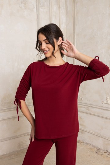 Μπλούζα με κορδόνια και σούρες στα μανίκια μπορντό - 