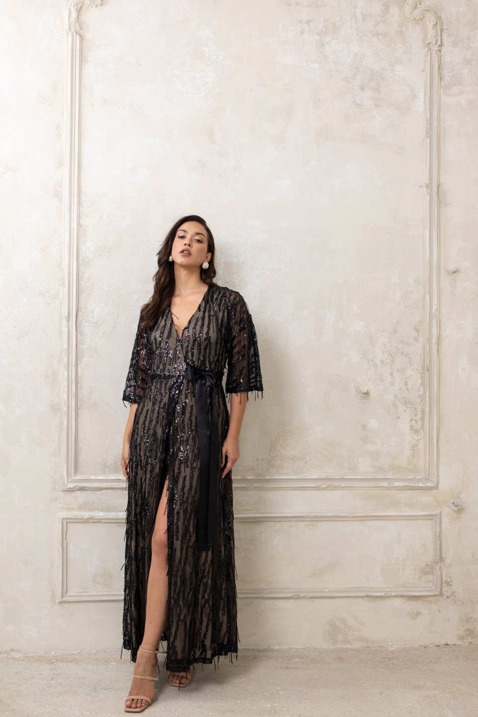  Φόρεμα κρουαζέ με παγιέτες και διαφάνειες στα μανίκια μαύρο