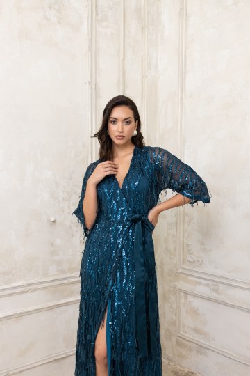 Φόρεμα κρουαζέ με παγιέτες και διαφάνειες στα μανίκια μπλε