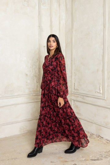  Φόρεμα μακρύ με ζώνη και βολάν μπορντό - 